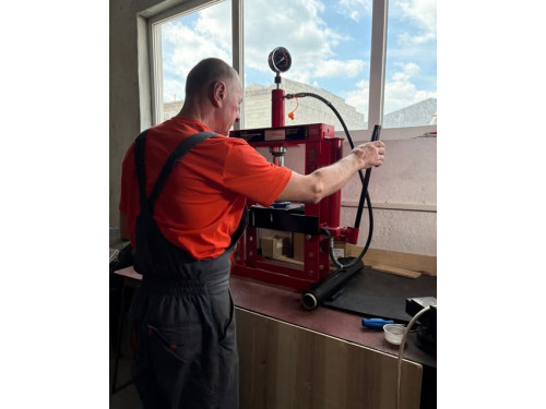 Процес запресовування сальника: герметичність і точність у приводній техніці