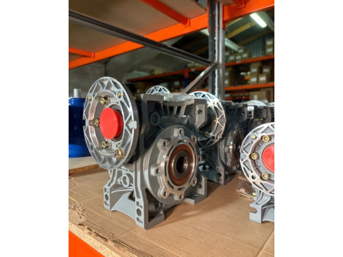 Черв’ячні мотор-редуктори серії DS: надійний привід для промислових систем