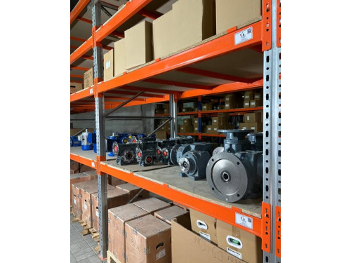 Редуктори та електродвигуни: надійний привід для промислових систем