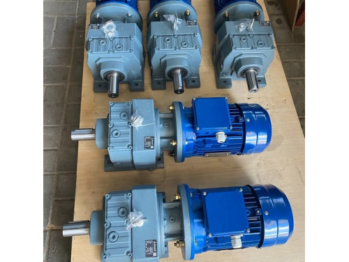 Відправляємо циліндричні мотор-редуктори серії DA для зерносушарок по Україні